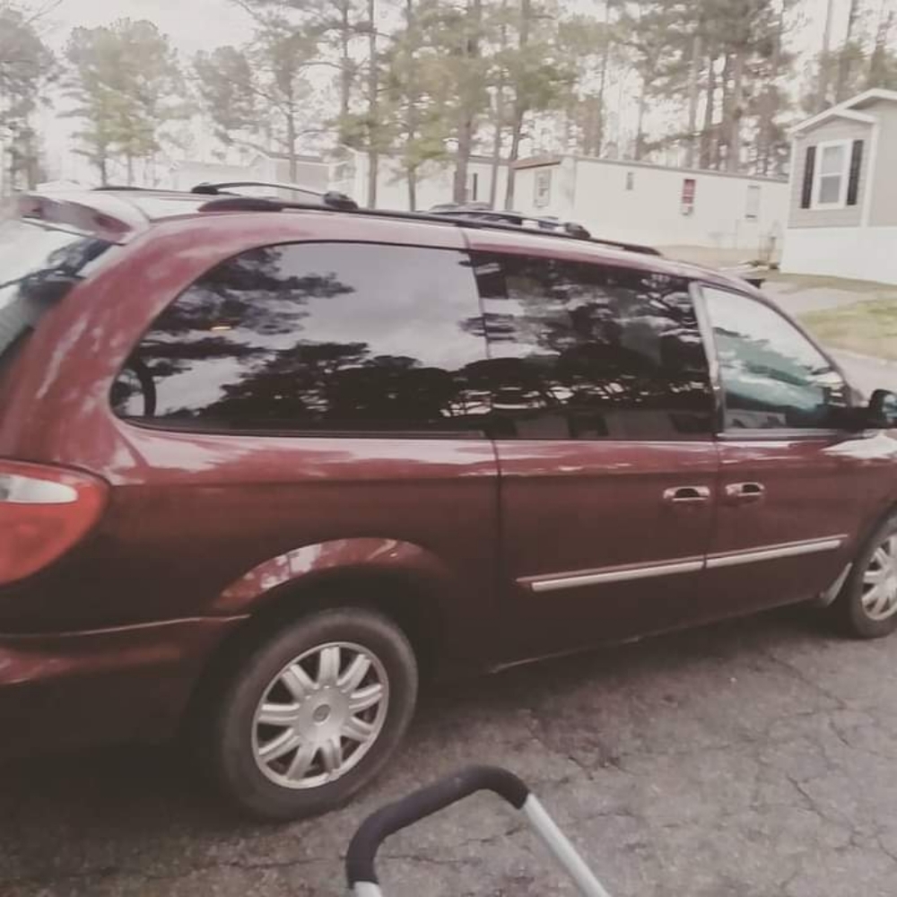 2007 Chrysler Town and Country minivan
